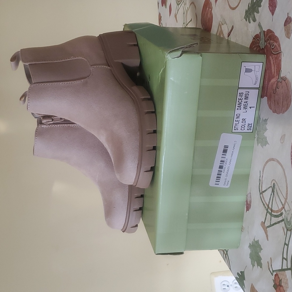 Brand New Tan Chelsea Boots